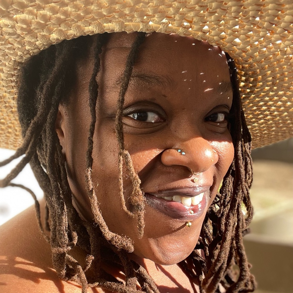 Meet your Posher, Lilly